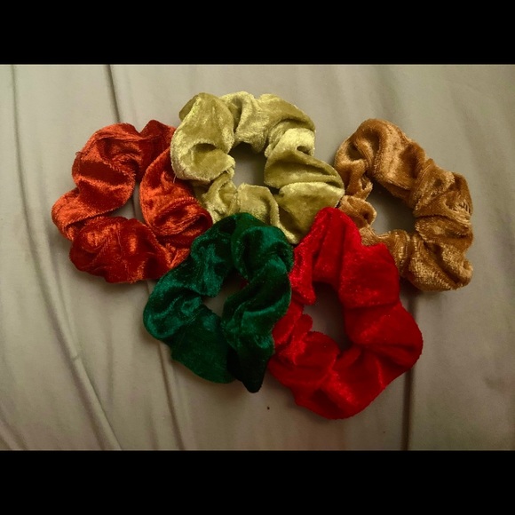 Scrunchie - Picture 1 of 1